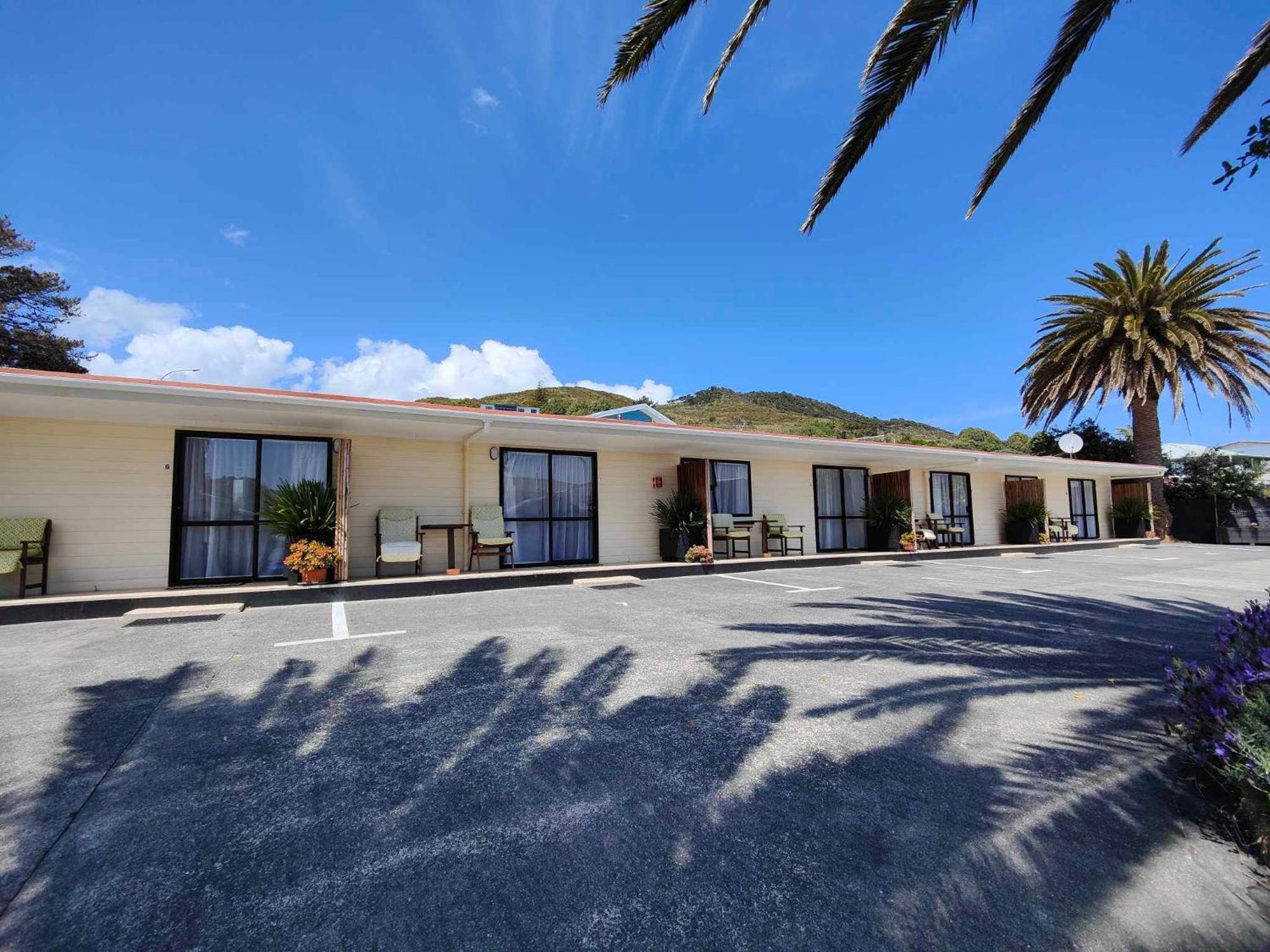 Opononi Lighthouse Motel Exterior photo